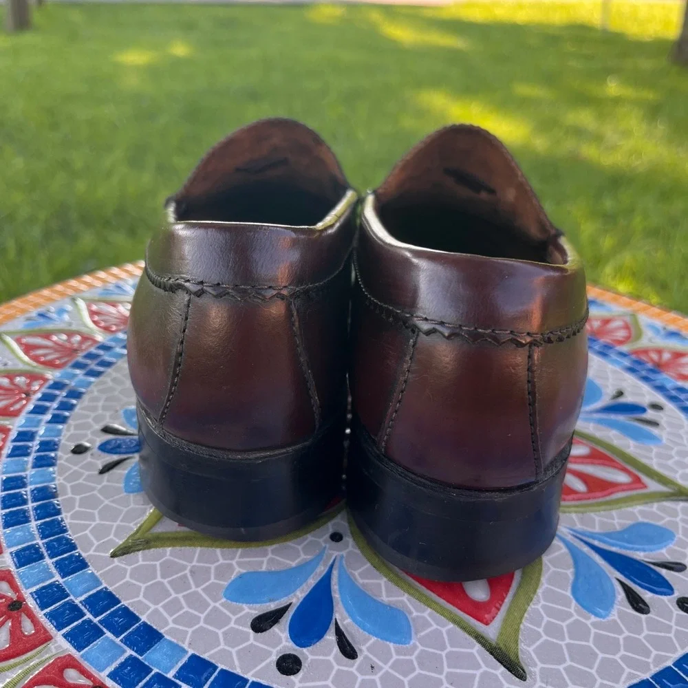 Vintage G. H. Bass Tassel Loafers Mens 9.5 B Burgundy Leather Dress Shoes USA